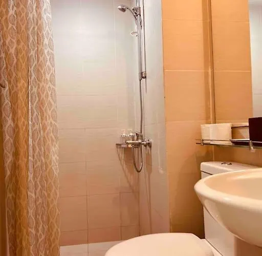 Relaxing 1-bedroom Unit In Azure Urban And Residences By One Guest Place