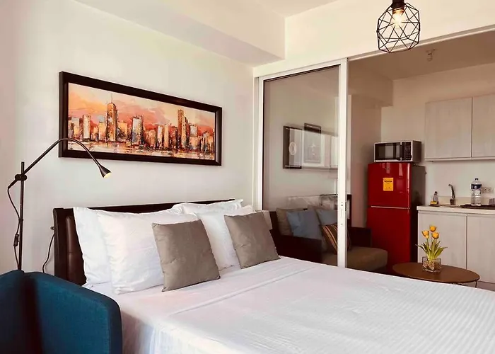 Relaxing 1-bedroom Unit In Azure Urban And Residences By One Guest Place